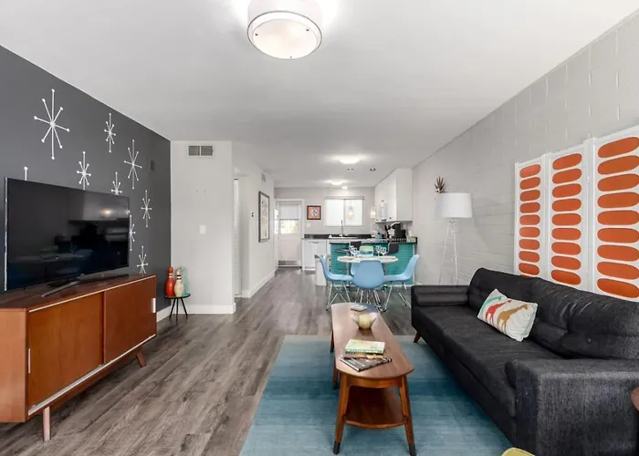 Modern 2br Retreat With Pool In Old Town Apartment Scottsdale